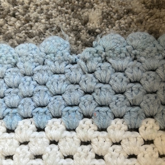 Vintage Handmade Afghan Blanket Throw Crocheted Granny 72 X 70 cream green blue - Picture 8 of 9